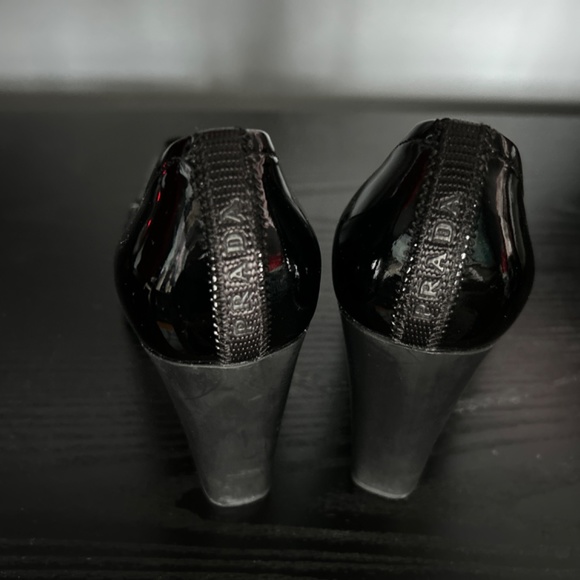 Vintage prada leather heeled loafer black - Picture 11 of 11